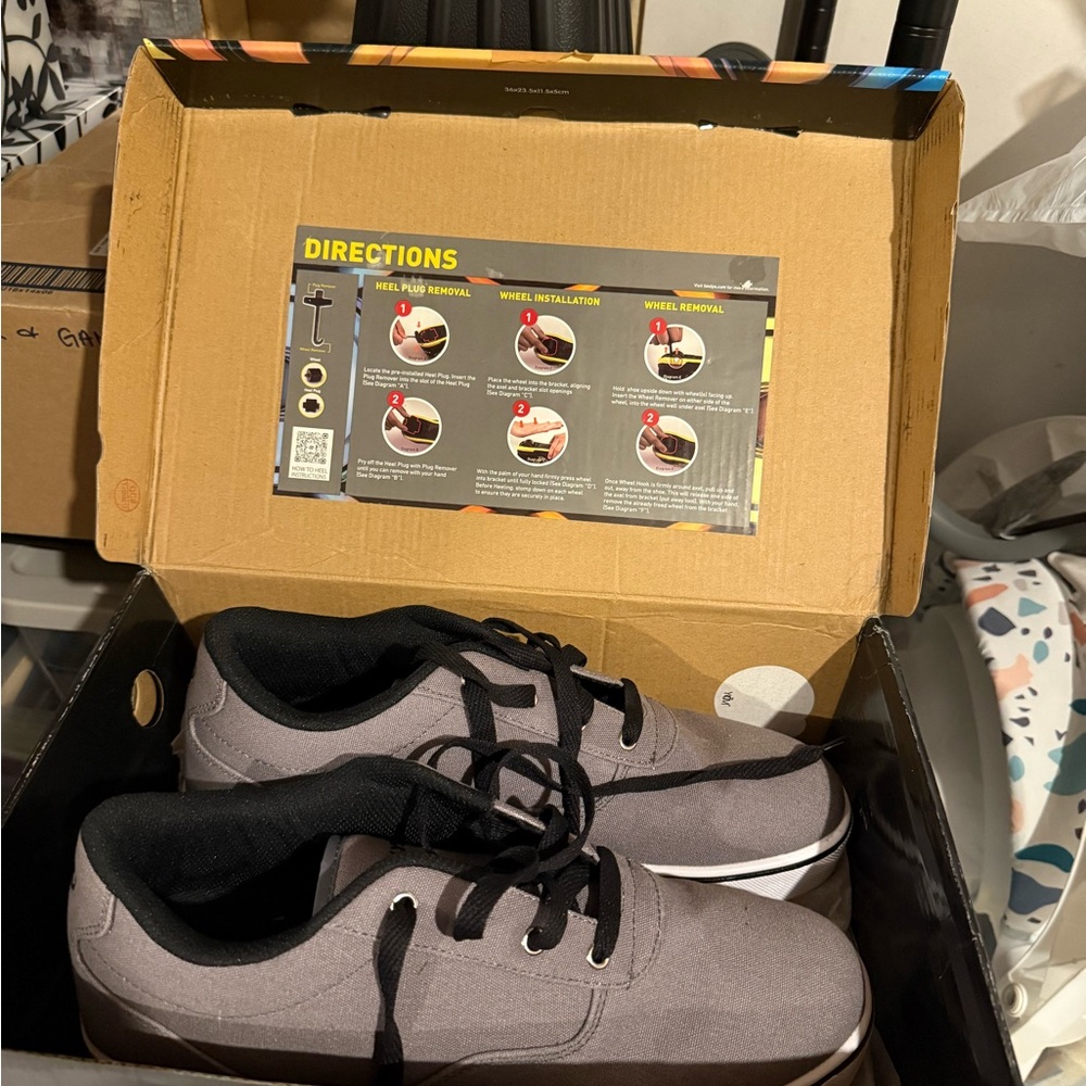 Heelys Gray and Black Sneakers
